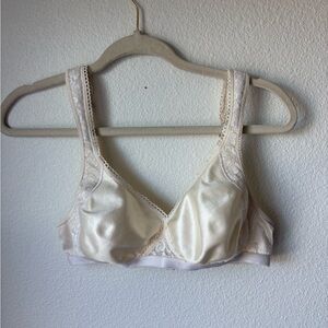 Elegant Cream Lace Trim Bra